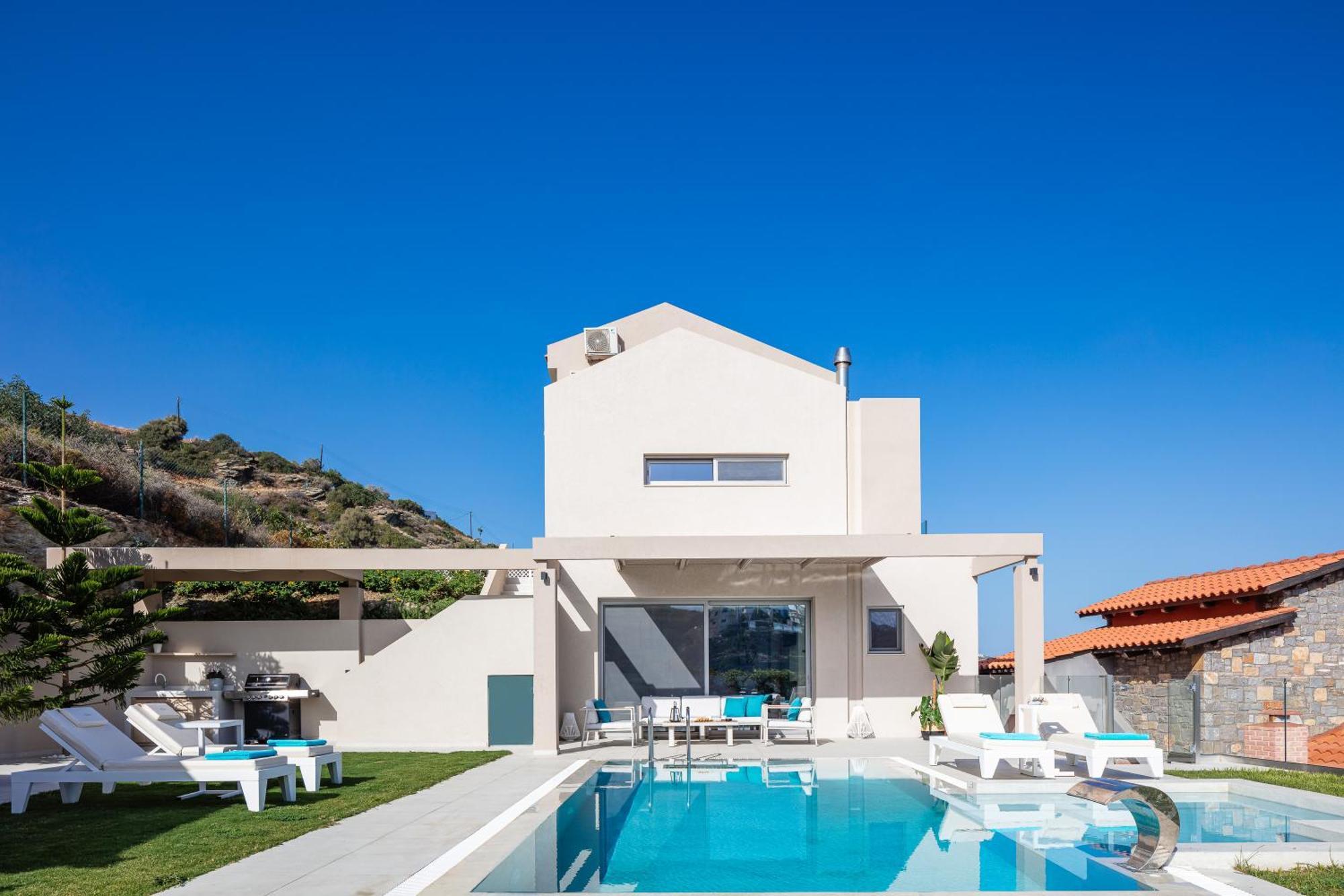 Villa Ligaria Pinnacle Exterior photo