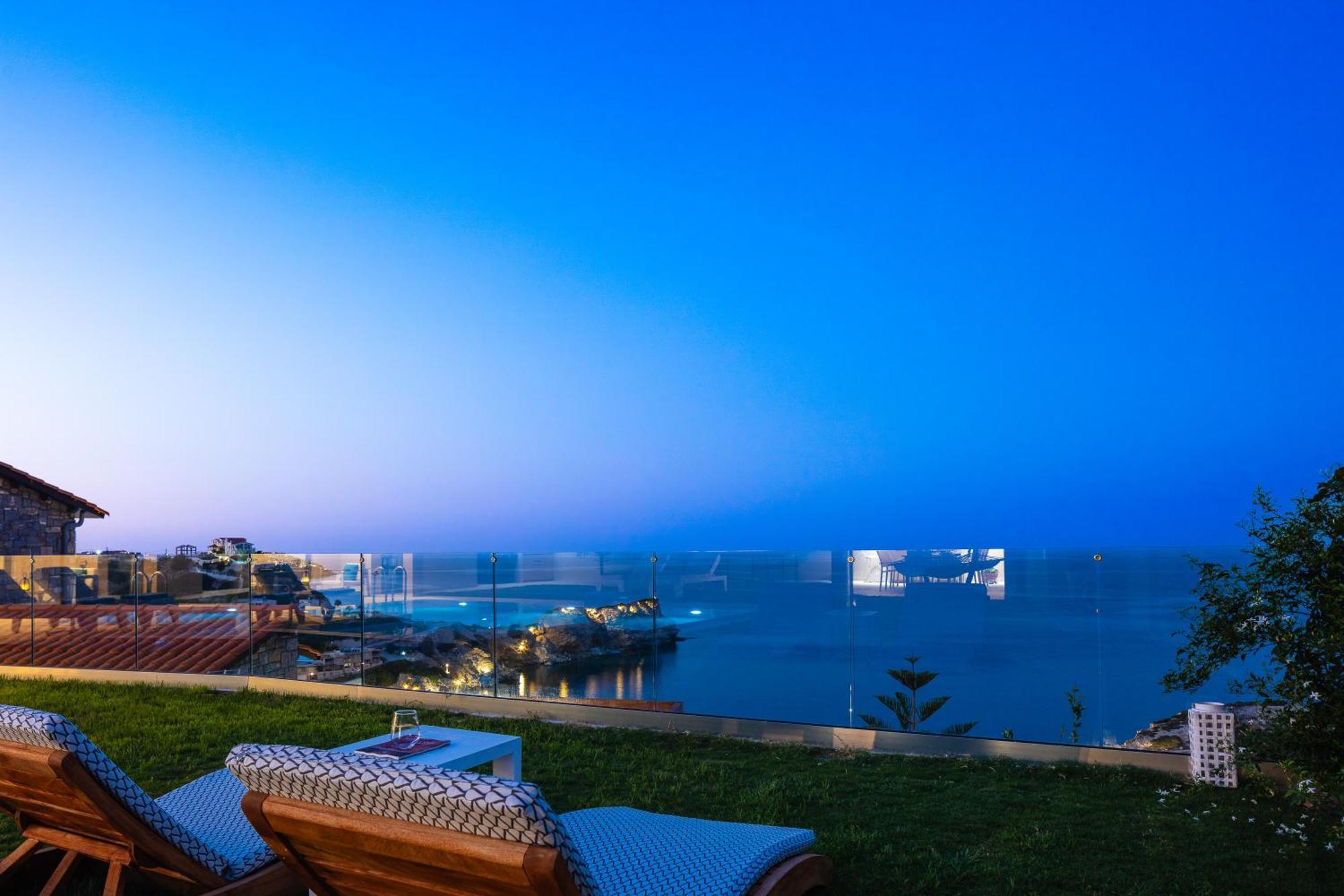 Villa Ligaria Pinnacle Exterior photo